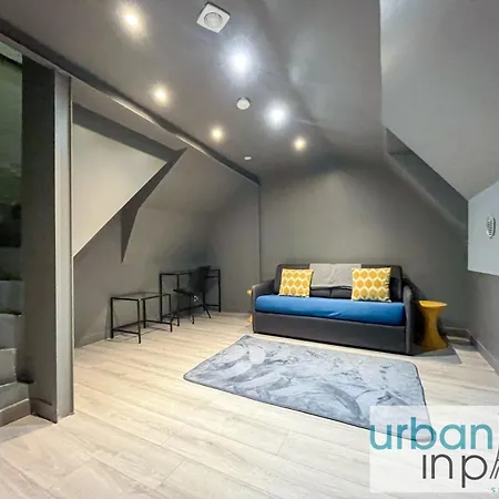 Urbanflat 05 - Courtyard In *