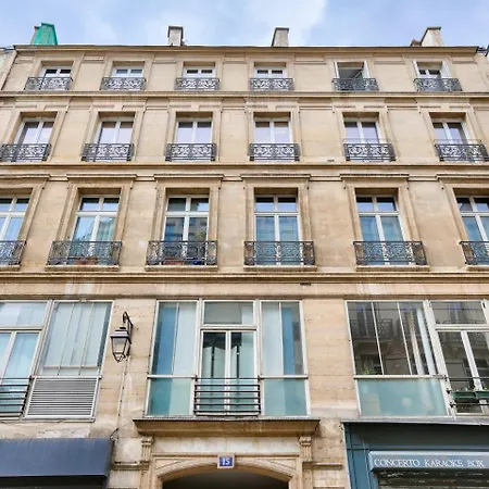 Urbanflat 05 - Courtyard In Paryż