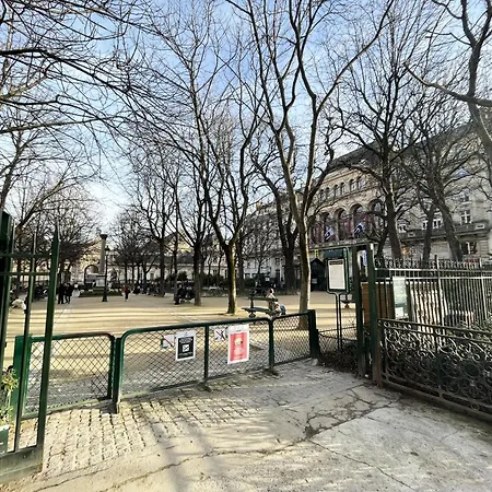 Urbanflat 05 - Courtyard In Apartament *